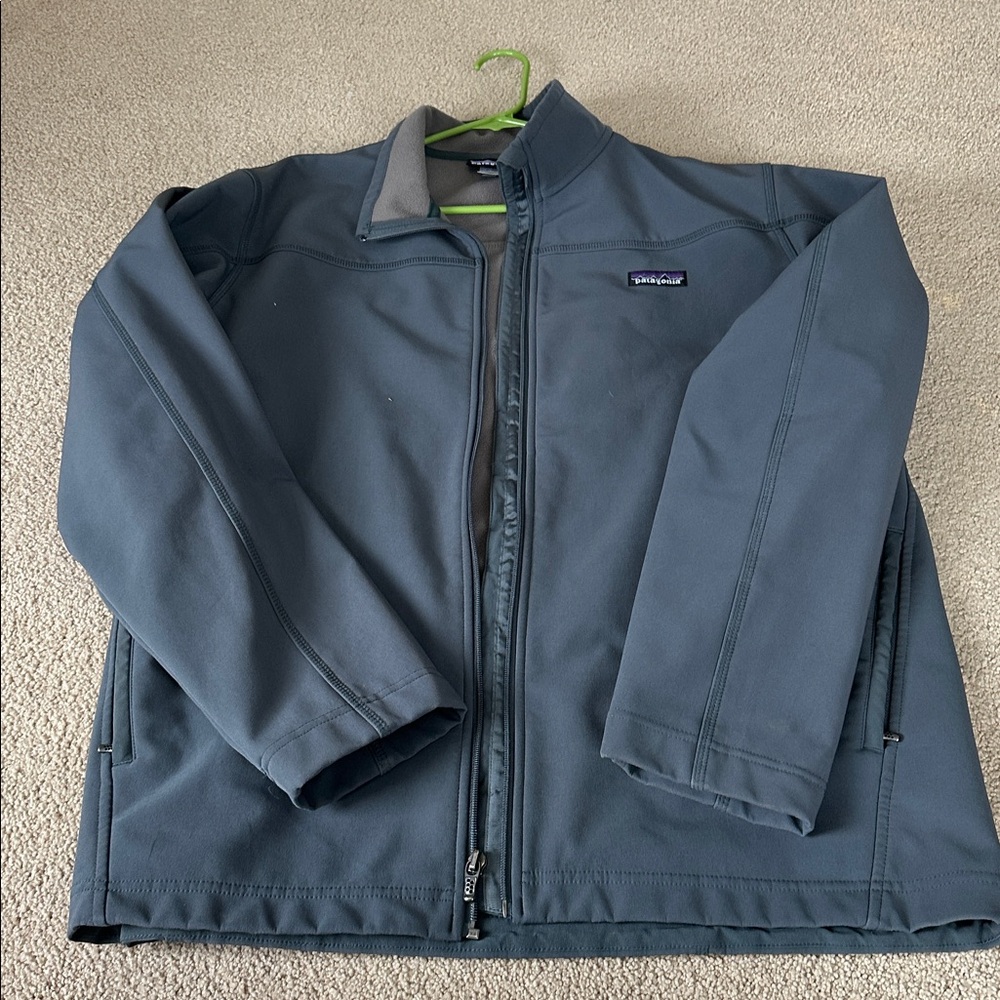 Patagonia full zip soft shell jacket - image 5